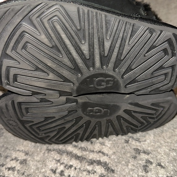 Girls UGG Black Boots size 13 - Picture 6 of 6